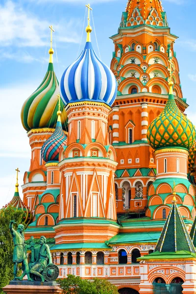 赤の広場、聖ワシリイ大聖堂の有名な頭のドーム, — ストック写真