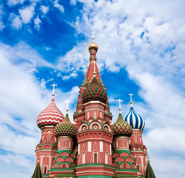 赤の広場、聖ワシリイ大聖堂の有名な頭のドーム, — ストック写真