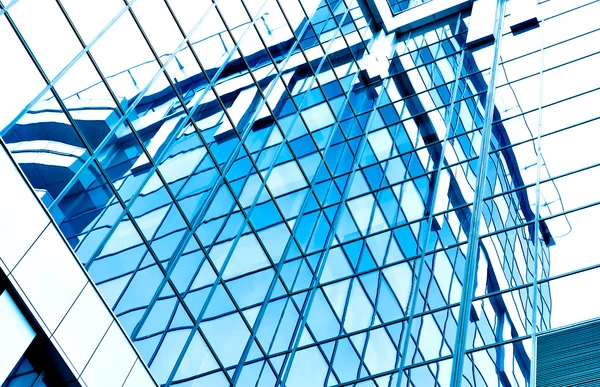 Transparente Wand aus blauem Glas — Stockfoto