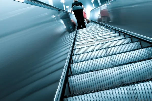 Afnemende roltrap in metro — Stockfoto