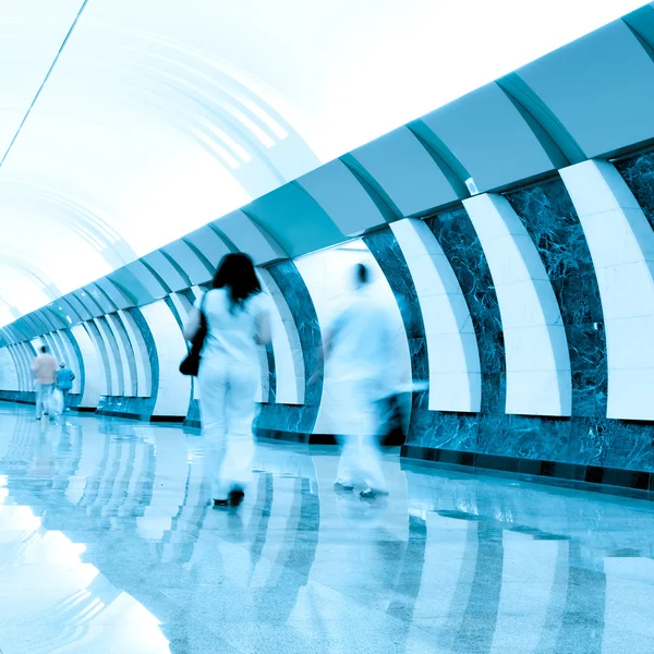 Metro istasyonu içinde hareket — Stok fotoğraf