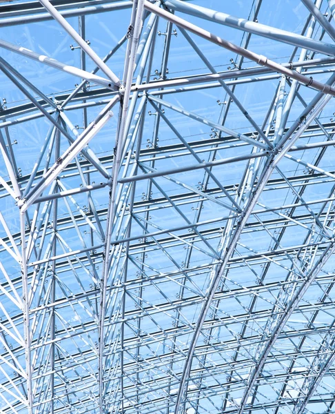 Transparante plafond binnen hedendaagse luchthaven — Stockfoto
