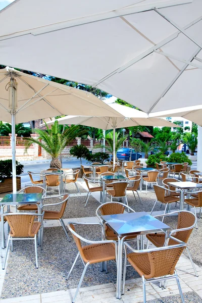 Restaurante moderno al aire libre —  Fotos de Stock