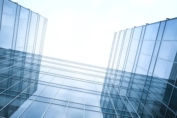 Verdwijnende helderheid glas kantoorgebouwen in de ochtend, w — Stockfoto