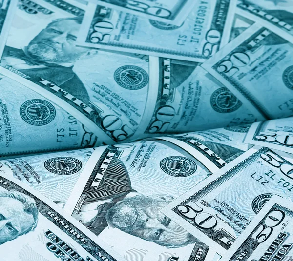 Mavi bir ayna dolar yığını — Stok fotoğraf