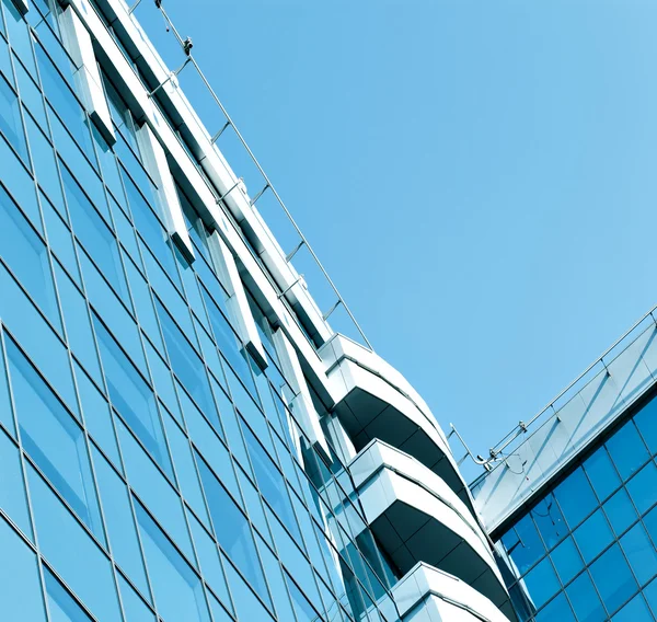 Hedendaagse gestreepte blauwe textuur van glazen architectuur — Stockfoto