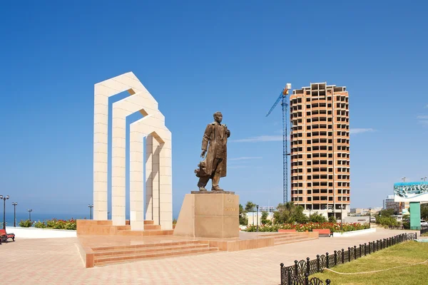Monumento Tobaniyazu Alniyazuly in Aktau . — Foto Stock