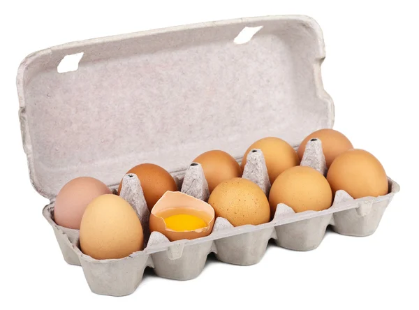 Ovos em caixa isolados — Fotografia de Stock