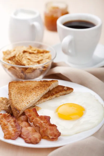 伝統的な朝食 — ストック写真
