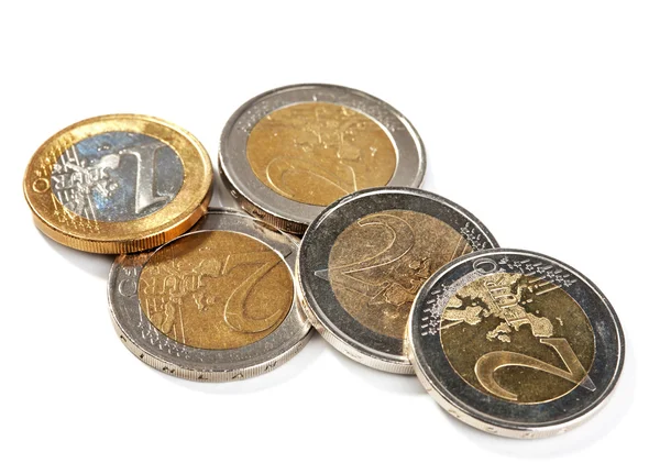 Ізольовані монети євро — стокове фото