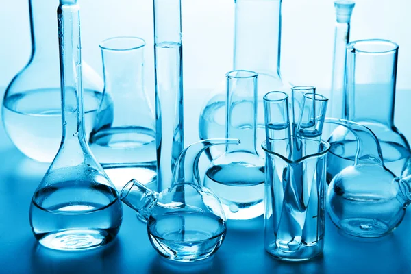 Artículos de vidrio de laboratorio químico —  Fotos de Stock