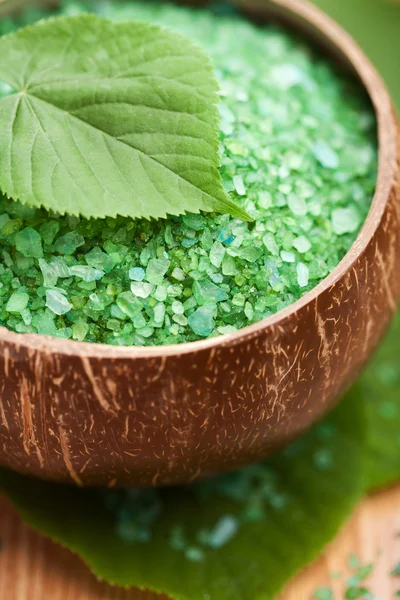 Sól ziołowa i liści — Zdjęcie stockowe