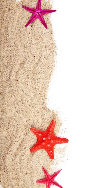 Sand och sjöstjärnor isolerade. sommar bakgrund — Stockfoto