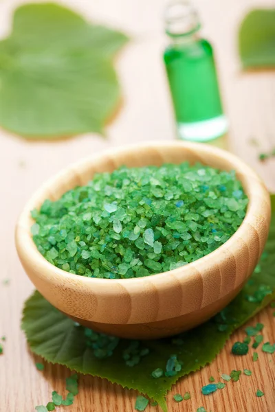 Sól ziołowa i liści — Zdjęcie stockowe