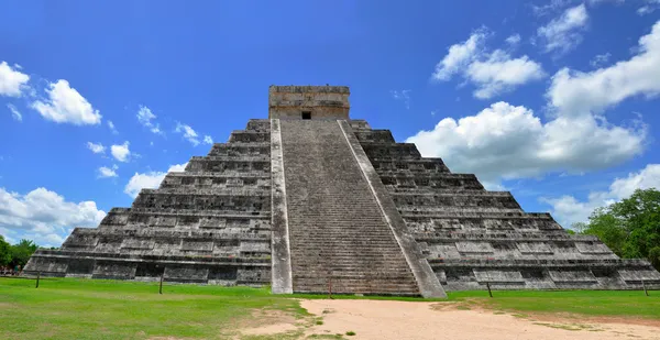 Piramida chichen itza, ciekawe świata, Meksyk — Zdjęcie stockowe