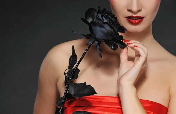 Lady with black rose — Stock Photo, Image