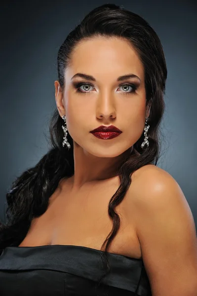 Portrét krásné ženy bruneta — Stock fotografie