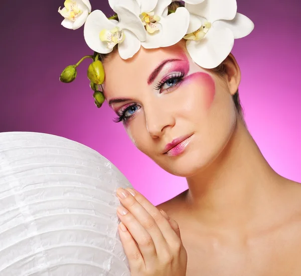 Krásná žena s kreativní make-up — Stock fotografie