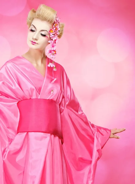 Vackra dansande geisha — Stockfoto