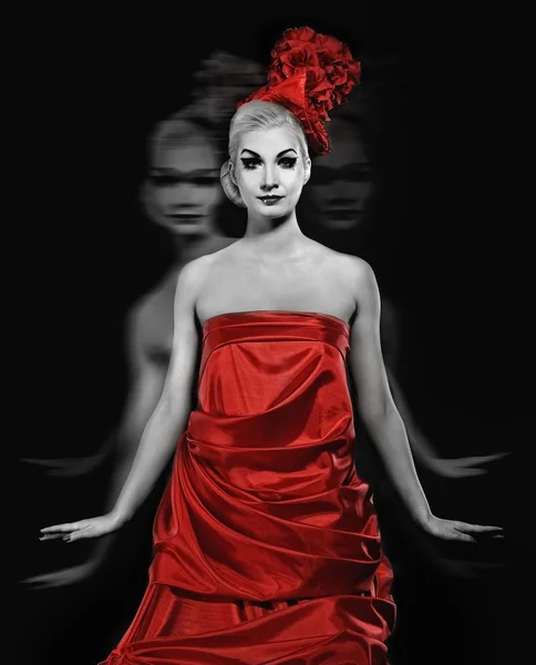 Dame fantôme en robe rouge — Photo
