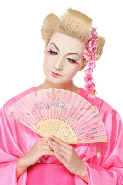 Hermosa geisha con un ventilador — Foto de Stock
