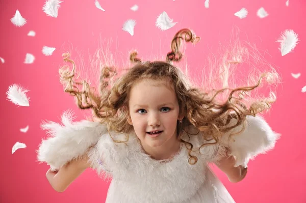 Güzel küçük melek kız — Stok fotoğraf