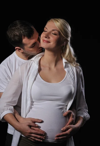 Hermosa pareja esperando un bebé —  Fotos de Stock