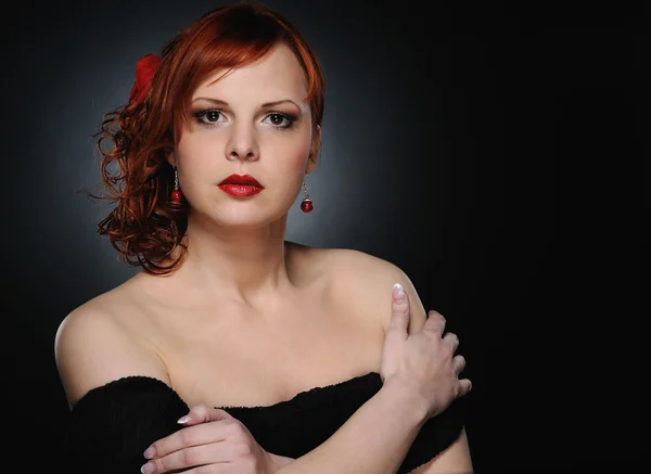 Bir çekici Kızıl saçlı kadın portresi — Stok fotoğraf