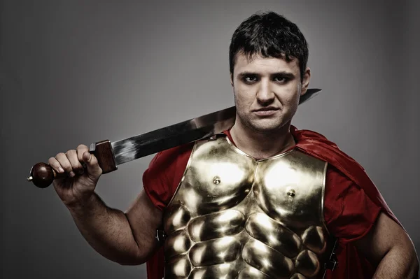 Knappe Romeinse legioensoldaat soldaat — Stockfoto