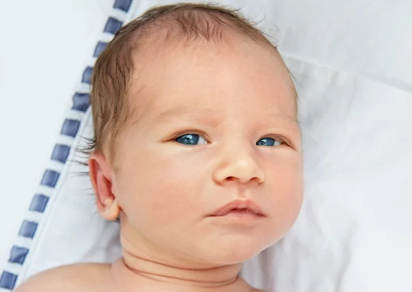 愛らしい赤ちゃんのクローズ アップの肖像画 — ストック写真