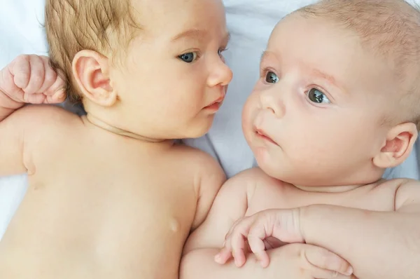 Portret dwa małe dziecko — Zdjęcie stockowe