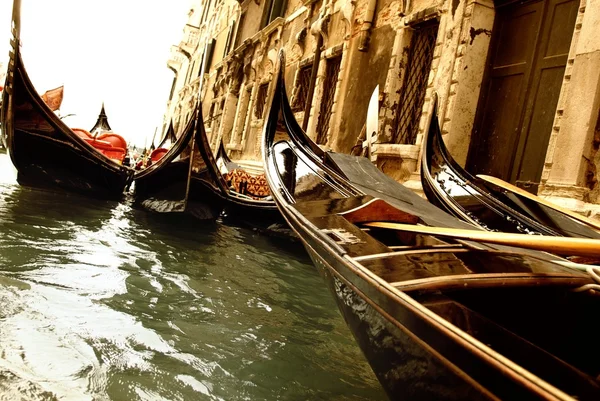 Traditionele Venetië gandola rit — Stockfoto