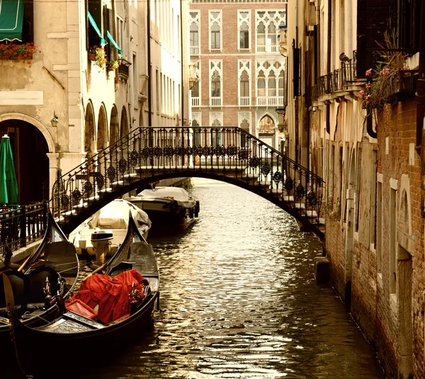 Balade traditionnelle en gandole de Venise — Photo