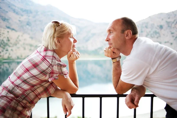 Middle aged couple outdoors — Stock Photo, Image