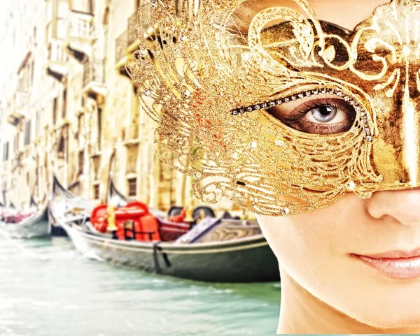 Geleneksel Venedik gandola binmek — Stok fotoğraf