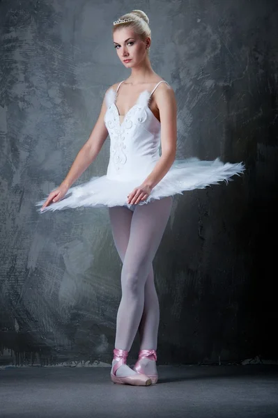 Güzel balerin — Stok fotoğraf