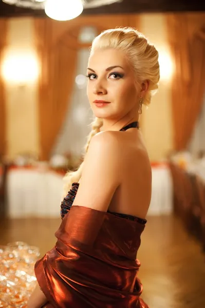 Beautiful lady on a banquet. — Stock Photo, Image