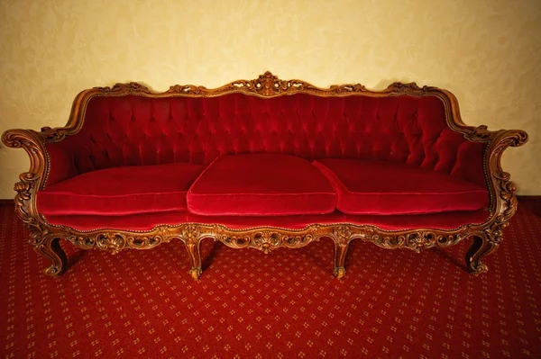 Lyx röd soffa — Stockfoto