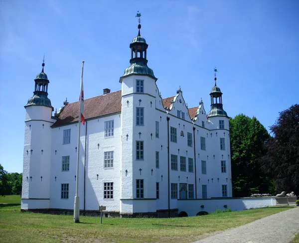 Παλιό λευκό αρχαίο κάστρο — Φωτογραφία Αρχείου