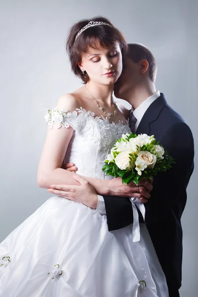 Noivo e a noiva — Fotografia de Stock