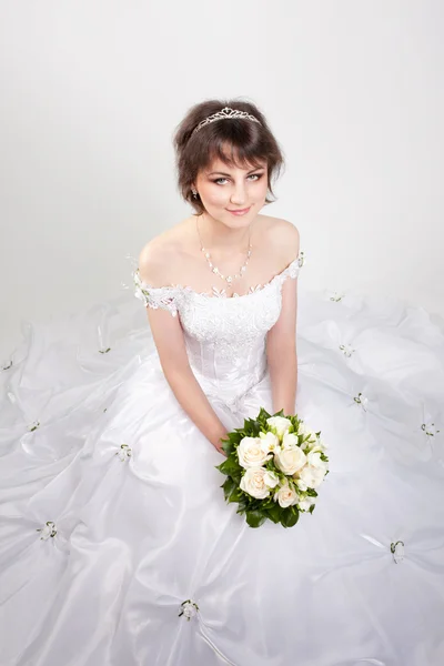 Schöne Braut — Stockfoto