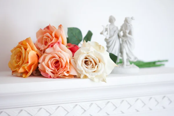 Blühen rosa Rosen — Stockfoto