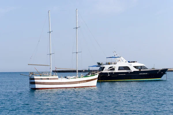 Yacht in porto — Foto Stock