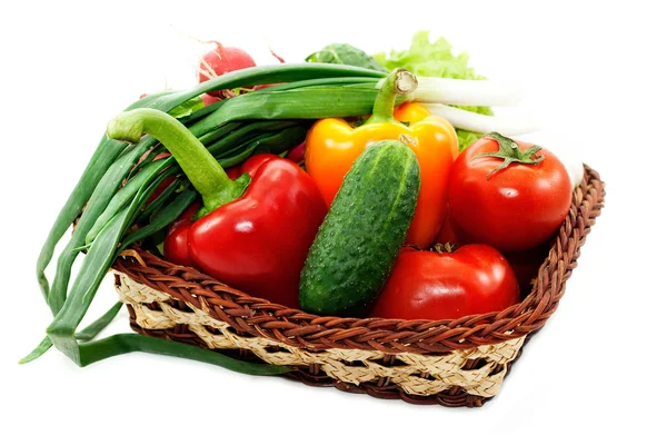 Wattled košík se zeleninou — Stock fotografie