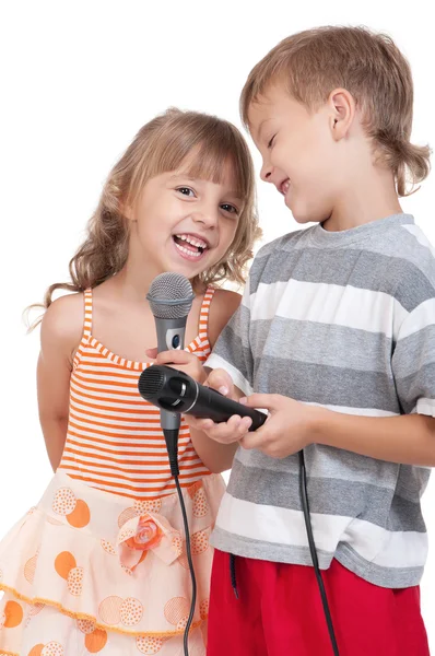 Дети с микрофоном — стоковое фото