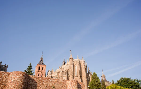 Murallas romanas y Palacio Episcopal, Astorga — Foto de Stock