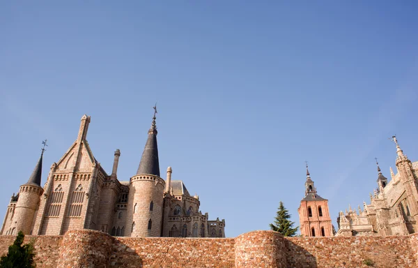Murallas romanas y Palacio Episcopal, Astorga — Foto de Stock