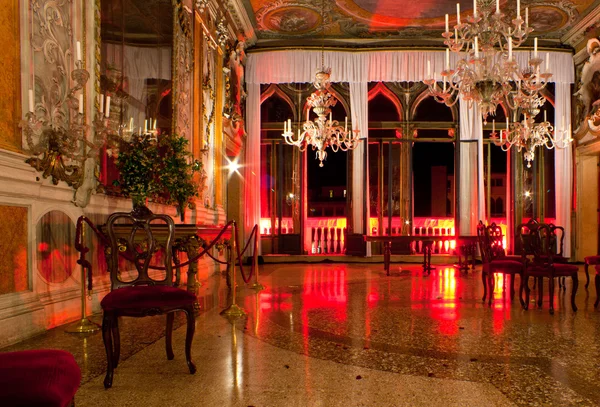 Interior de uma antiga casa barroca — Fotografia de Stock