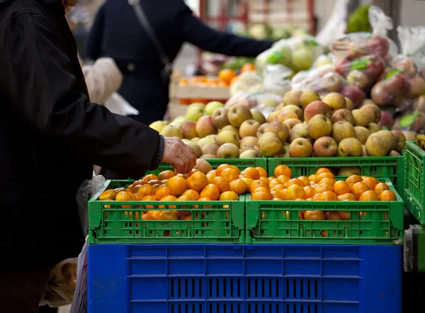 Frutas en el mercado — Foto de Stock