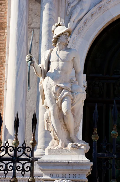Standbeeld van arsenaal, Venetië — Stockfoto